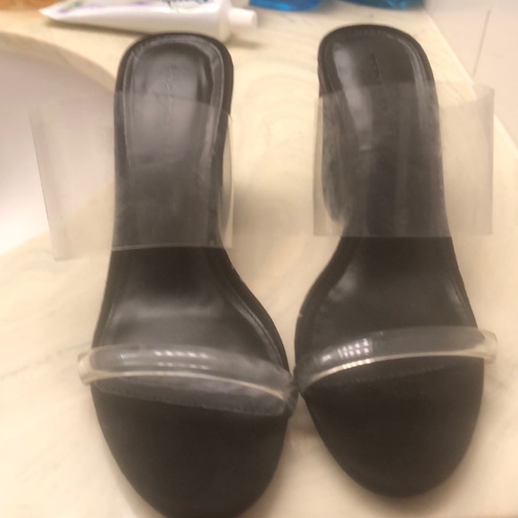 See through straps on heels - Picture 1 of 6